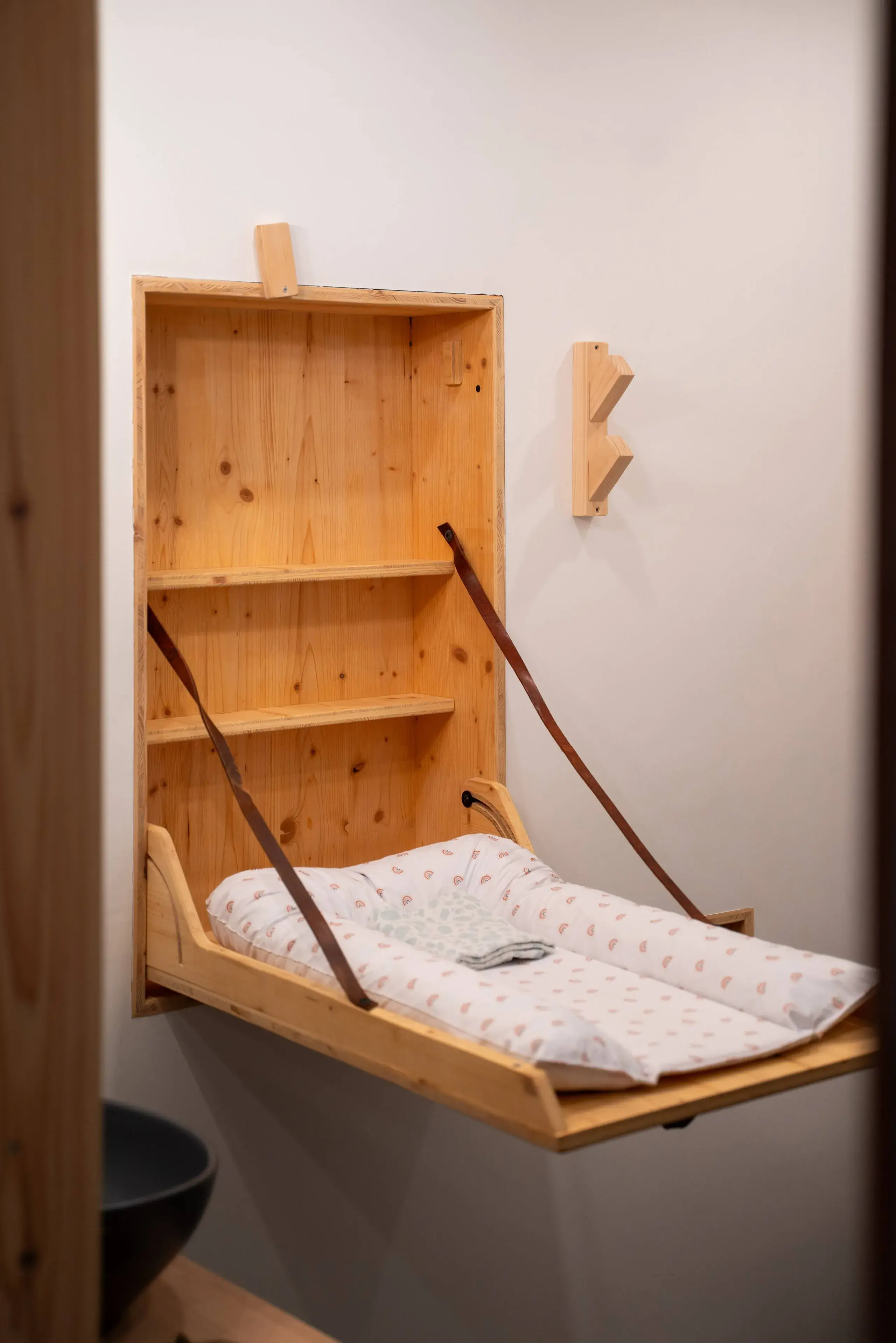 Salle de bain du gite avec table a langer disponible sur demande